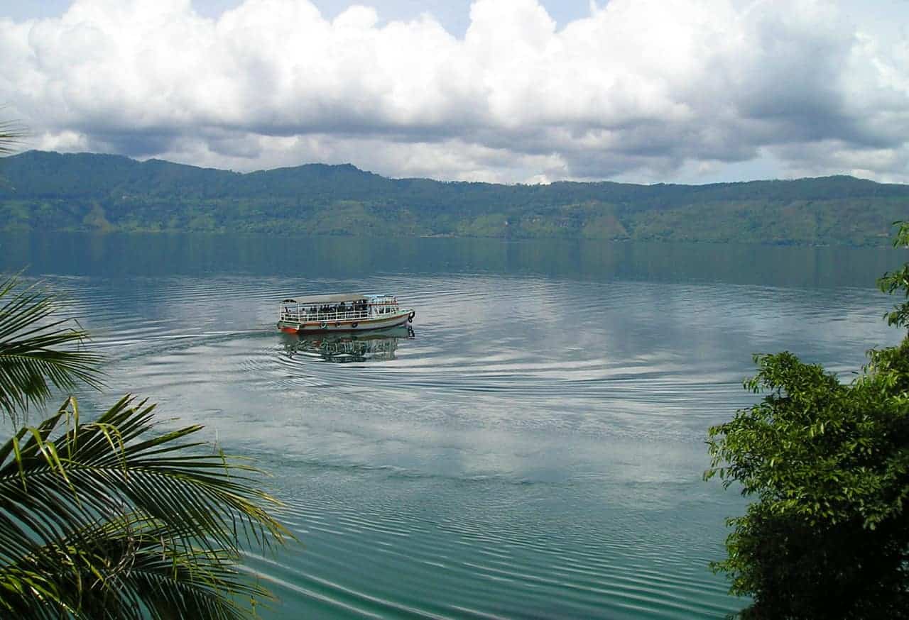 A Dreamlike Adventure: Tobatransporter.com Presents Lake Toba's Enchanting Tour