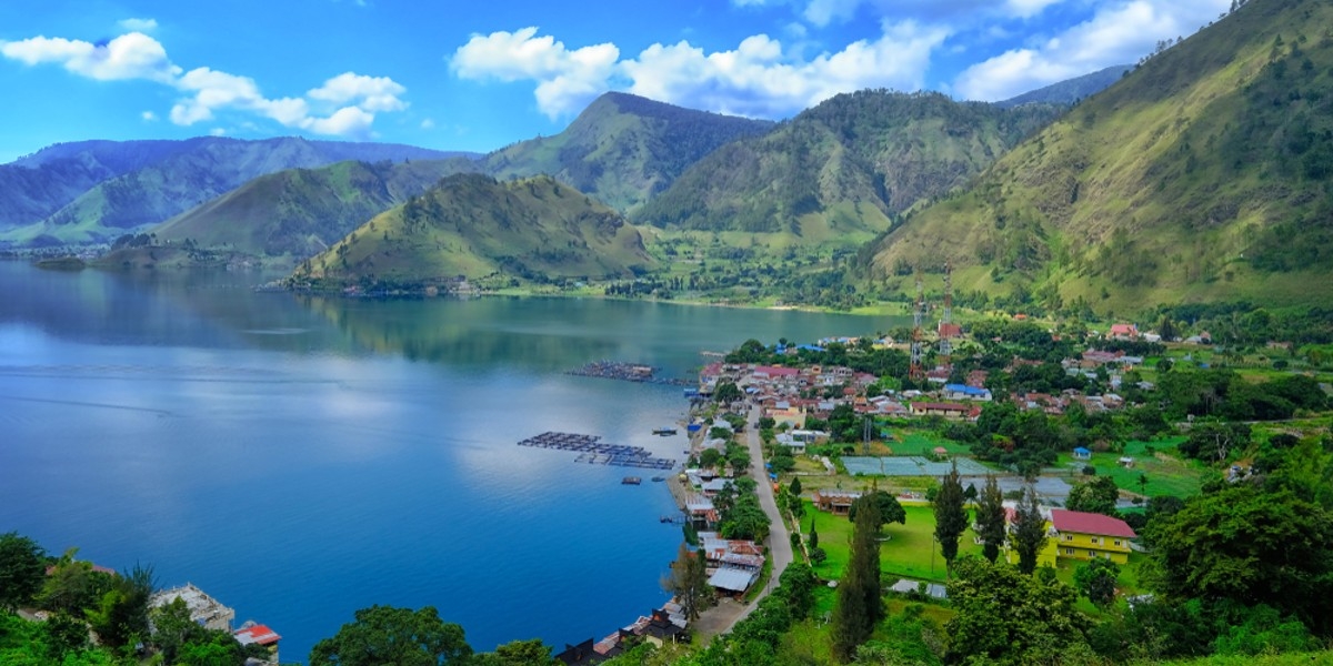 Lake Toba Serenity: Tobatansporter.com's Guided Lake Toba Tour Escapade