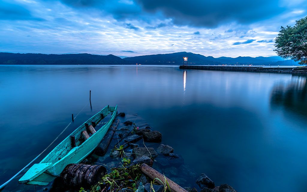 Embark on a Journey: Exploring the Enchanting Beauty of Lake Toba 