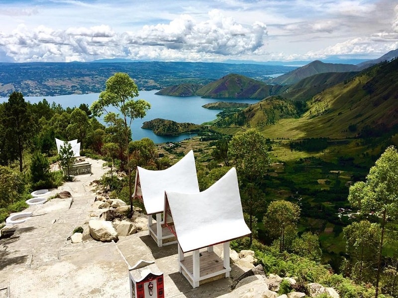 Medan Tour: Diving into North Sumatra's Beauty