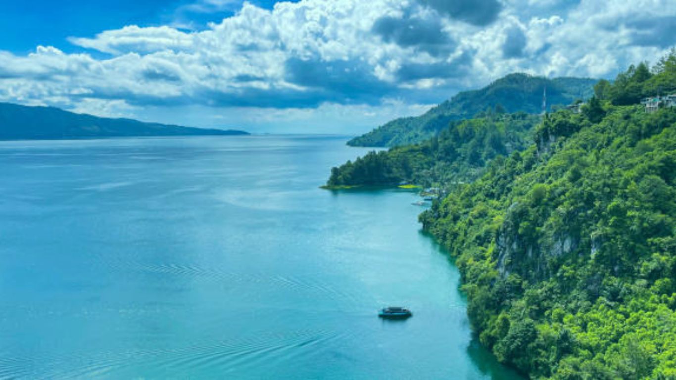 Do You Want to Feel the Fresh Air After Working All Day? Try Going to Lake Toba