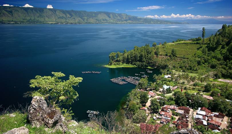 Lake Toba Tour: A Cultural and Natural Extravaganza