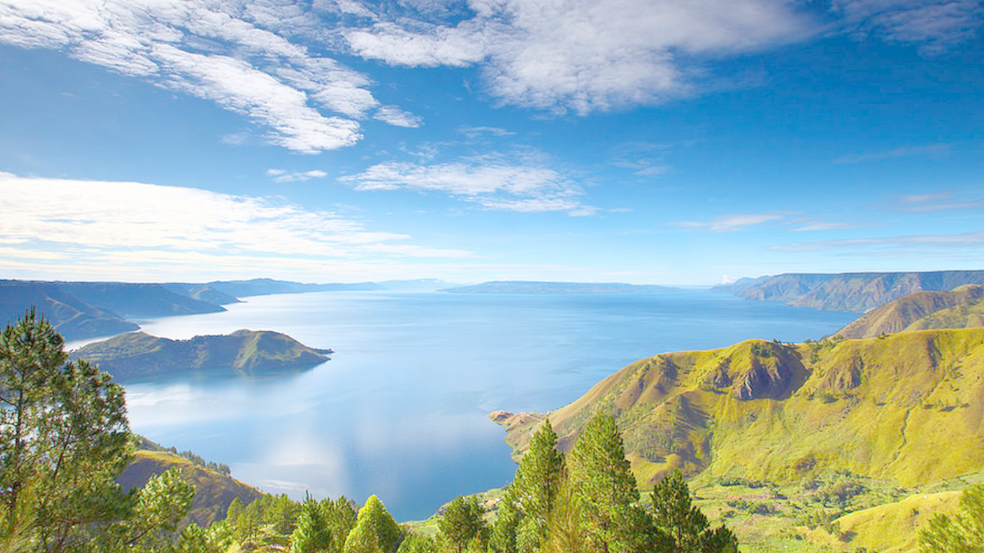 Medan Tour: Gateway to Majestic Lake Toba