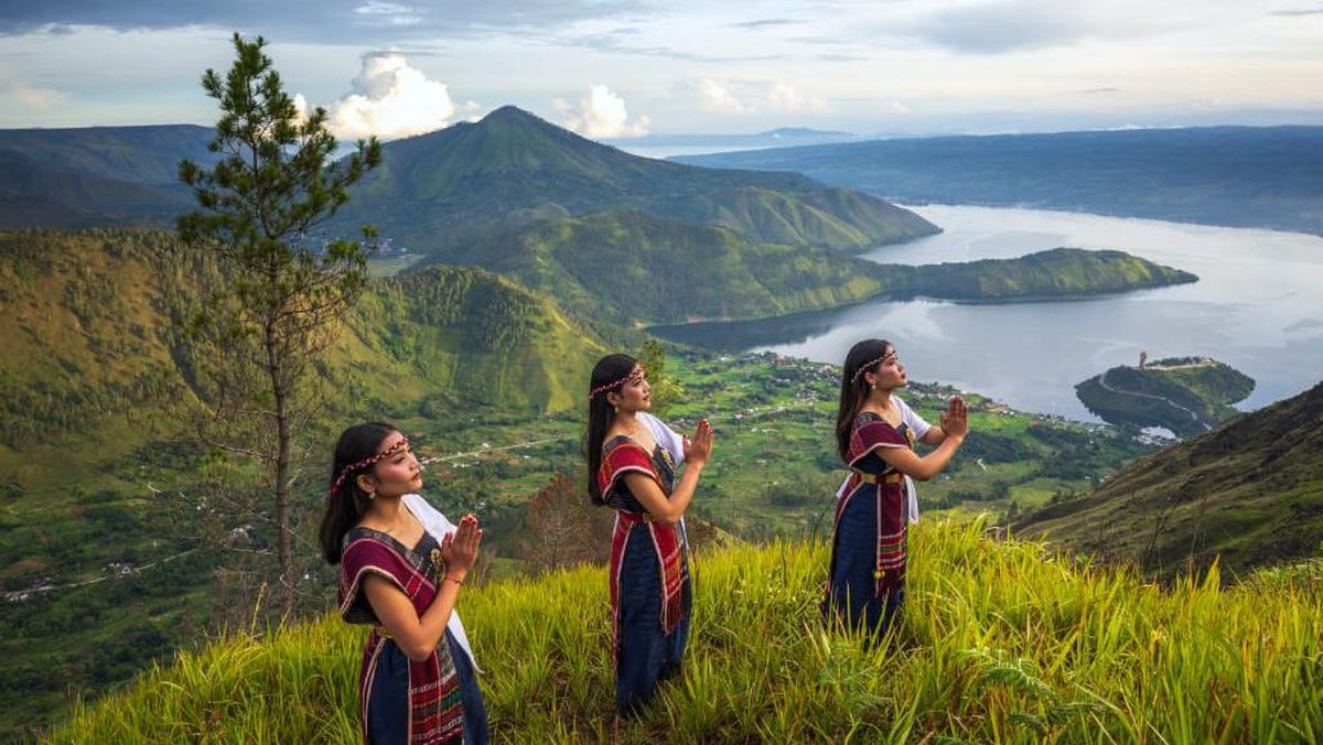 All-Inclusive Transporter Packages for Your Lake Toba and Medan Tour